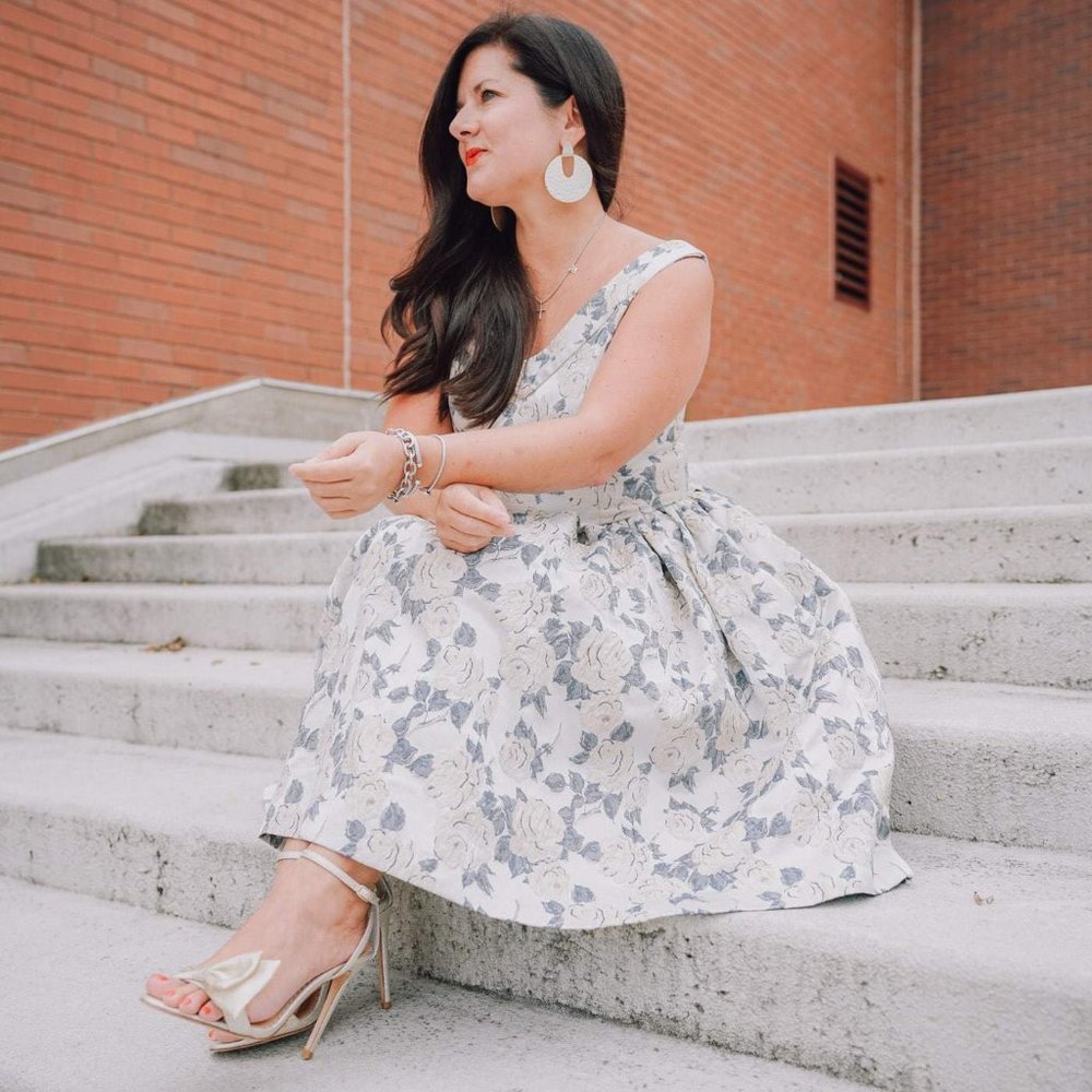 Gal Meets Glam Blue and White Floral Dress - Picture 5 of 15